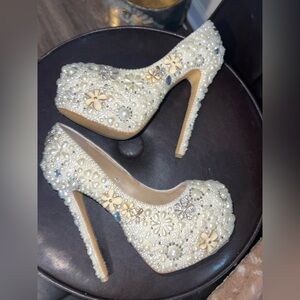 Pearl Diamond embossed bridal heels women’s size 9 (39)